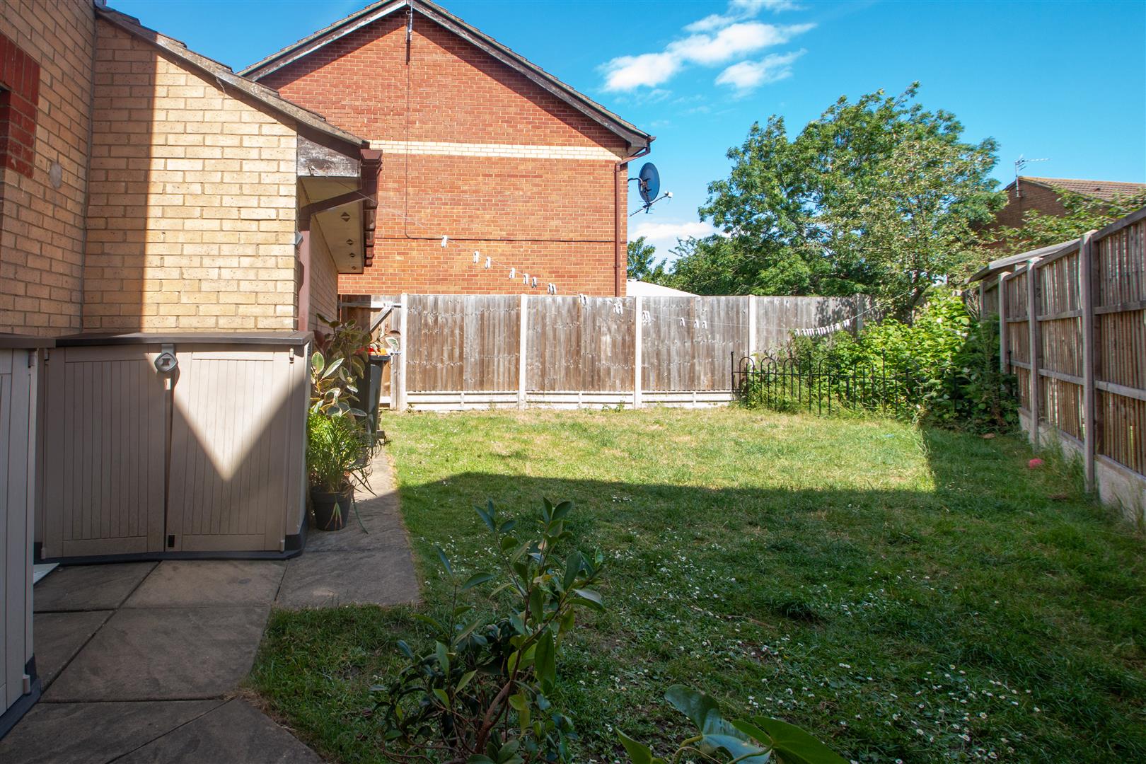 Rhodes Place, Oldbrook, Milton Keynes